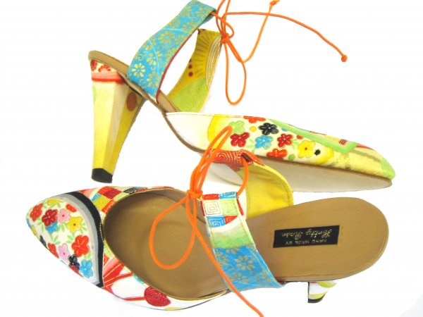 Hetty Rose = The Natural Store - Organic Cotton and Hemp. Ethical Fashion. Organic Ladieswear. Ladies : Boutique 'Couturiers' : Luxurious Fabric Shoes. Vintage Ladieswear. Organic Clothes. Fair Trade. :  kimono designer shoes kimono shoes